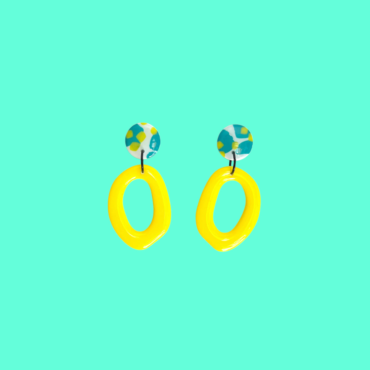 Ring earring - light yellow and green field