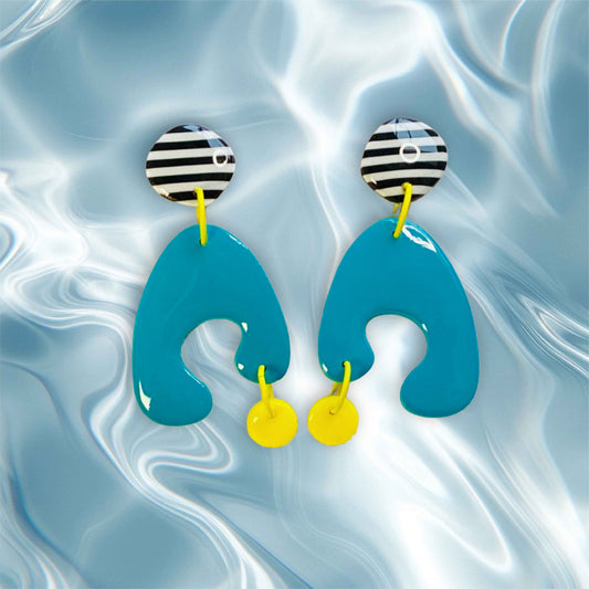 Boomerang (teal with yellow)