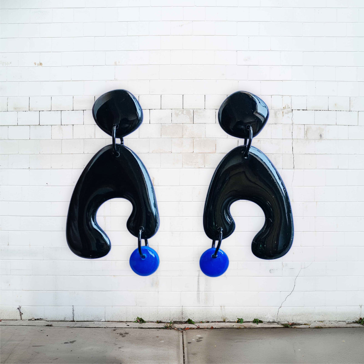 Boomerang (black with little blue)