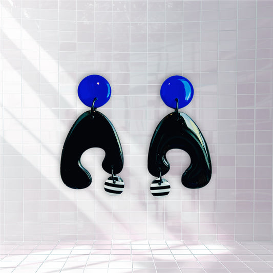 Boomerang (black, blue with stripes)