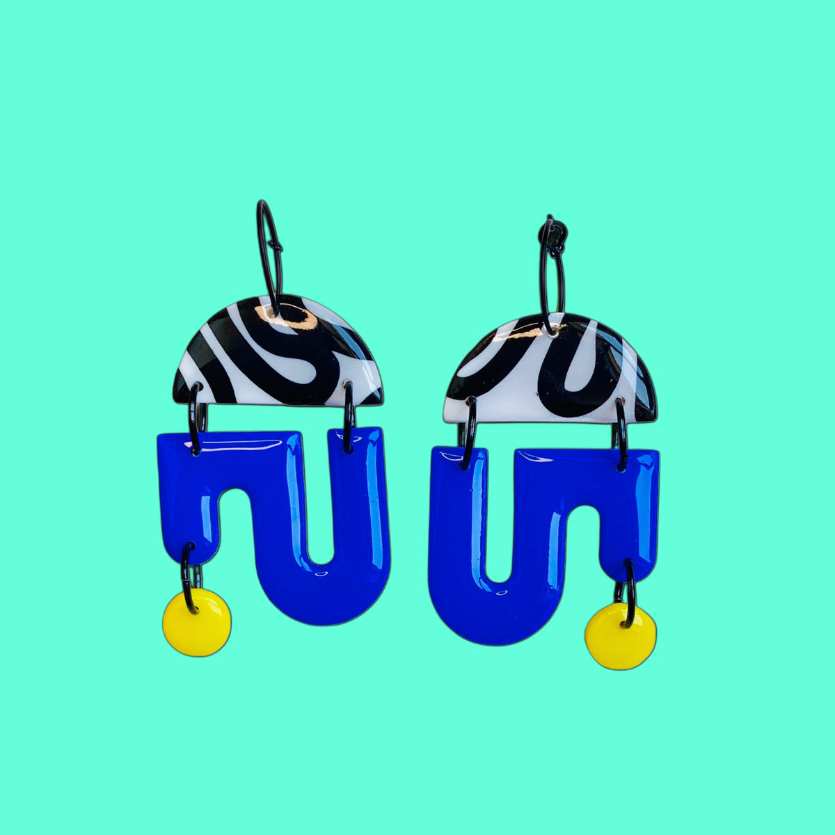 Floating House (blue and wiggle black white)